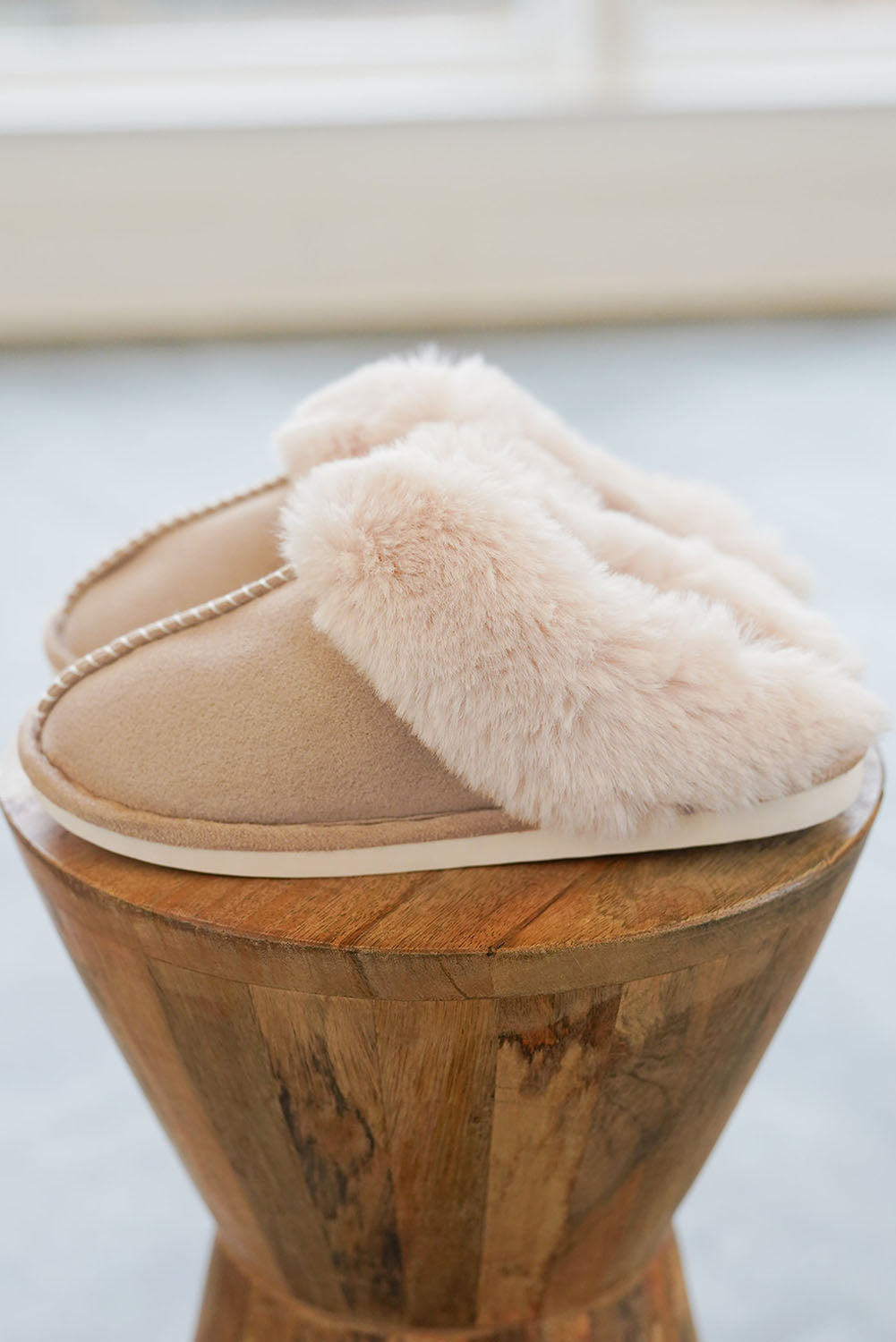 🤎 Snuggle in Style! ✨ Khaki Cut & Sew Faux Suede Plush Lined Slippers 🐾❄️